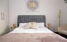 Domus Lou Elegante Appartamento In Trastevere Roma
